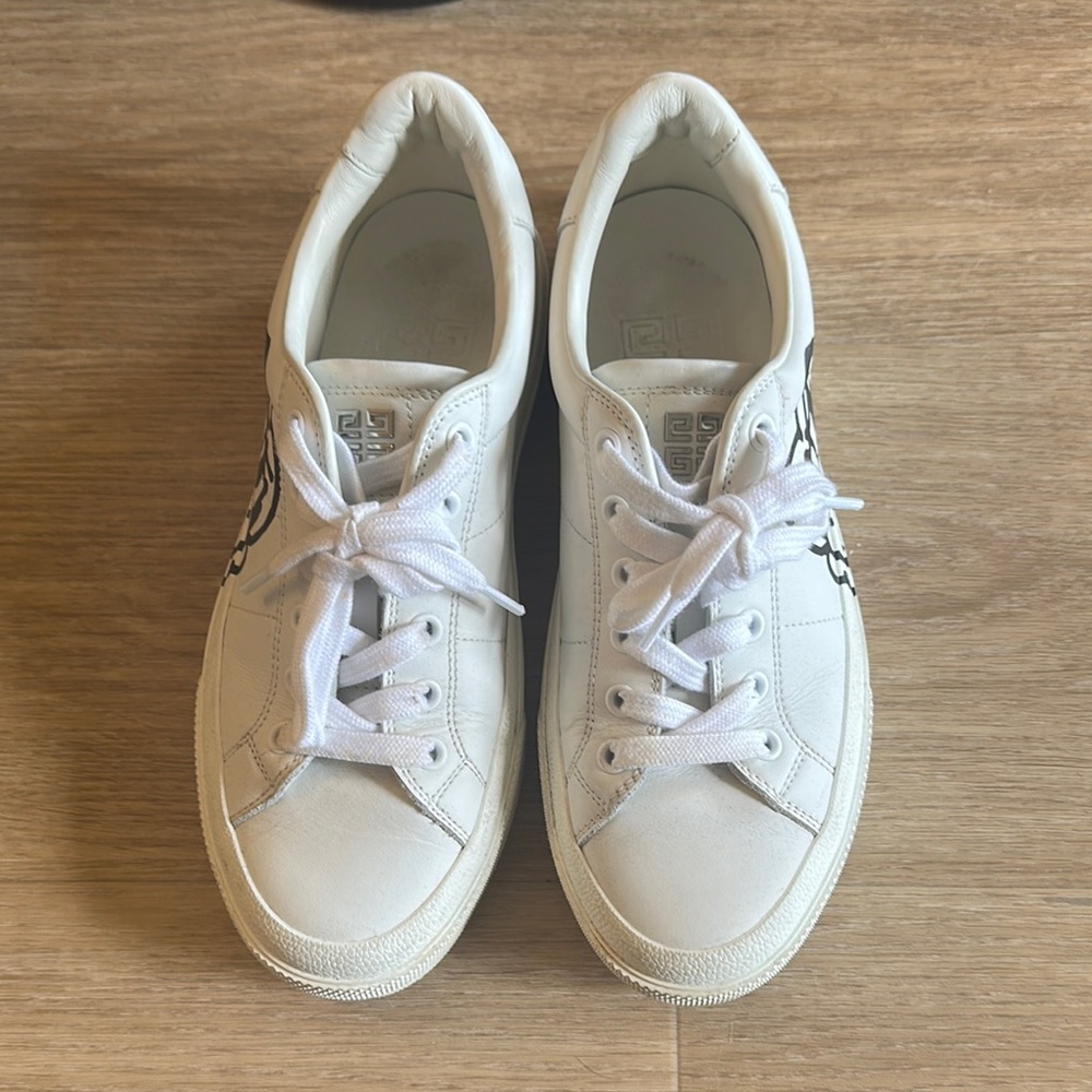 Givenchy White Low-Top Sneakers with Textured Leather